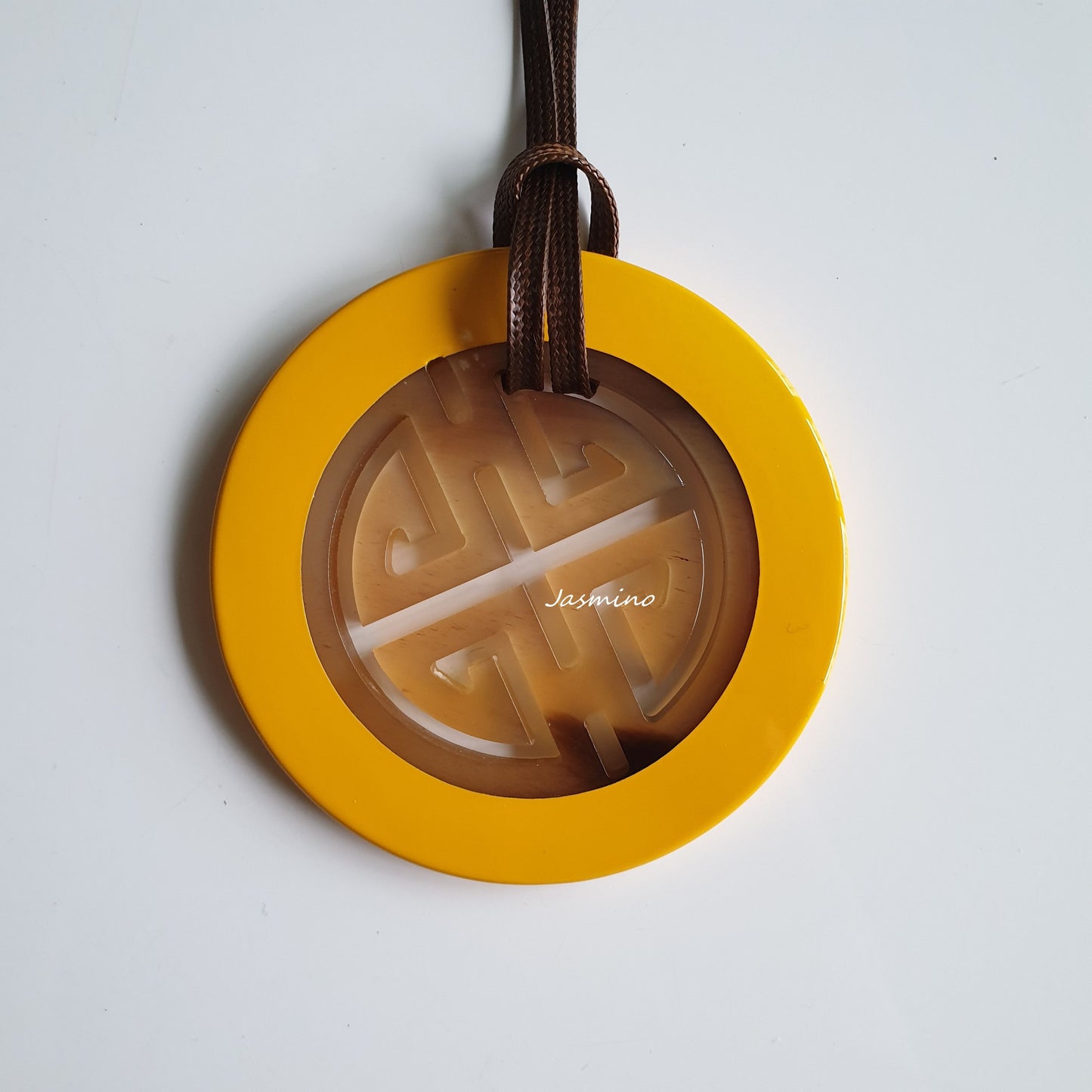 Jasmino Vintage Asian Red Circle Pendant Made By Natural Buffalo Horn