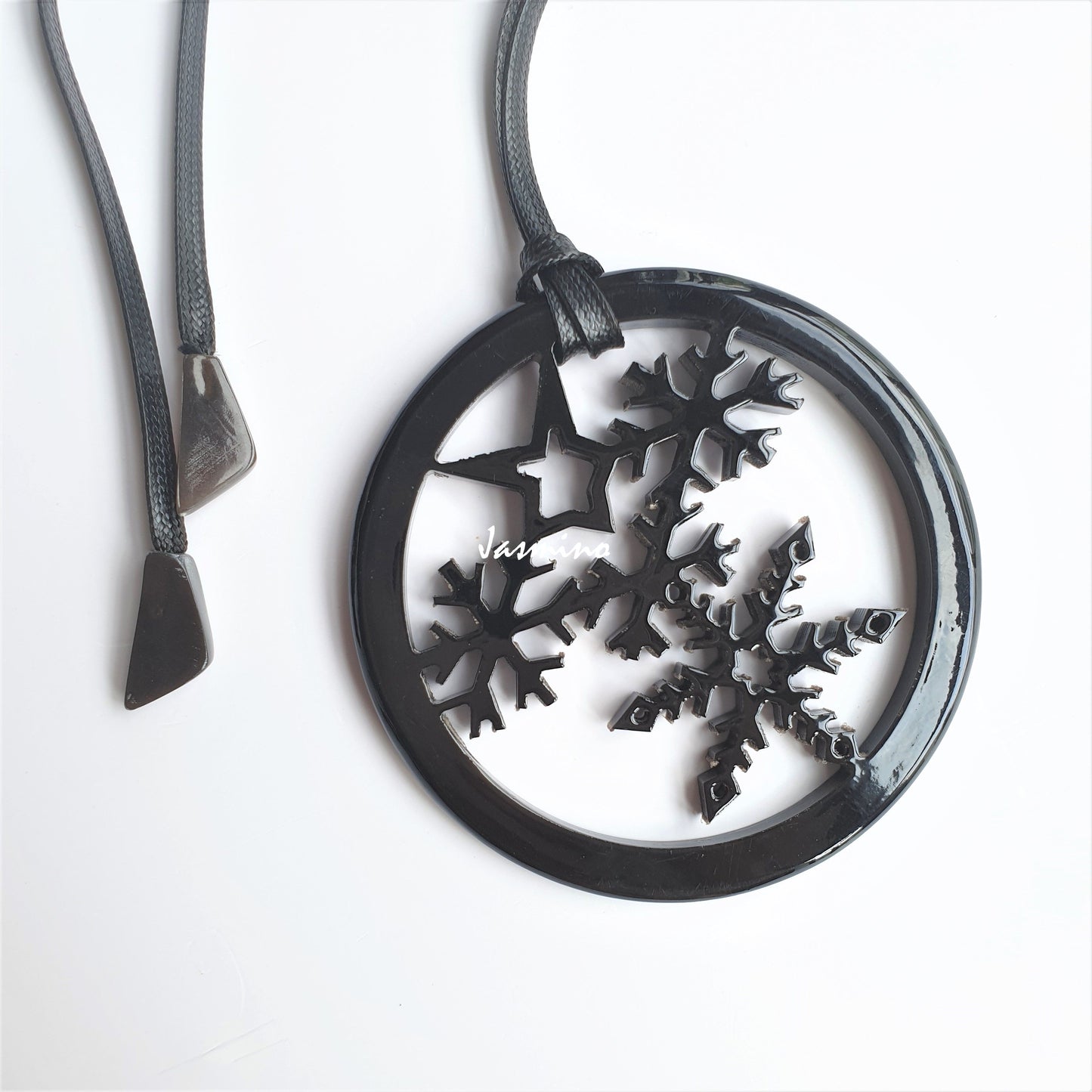 Jasmino Vintage unique handmade circle pendant features black and snowflake that is made of natural buffalo horn for Christmas gifts