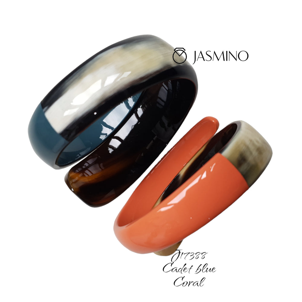 
                  
                    Natural Handmade Bracelet J17388, Made by Buffalo Horn and Lacquer
                  
                