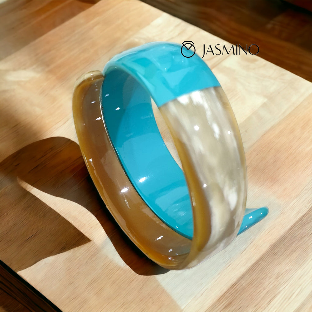 
                  
                    Natural Handmade Bracelet J17388, Made by Buffalo Horn and Lacquer
                  
                