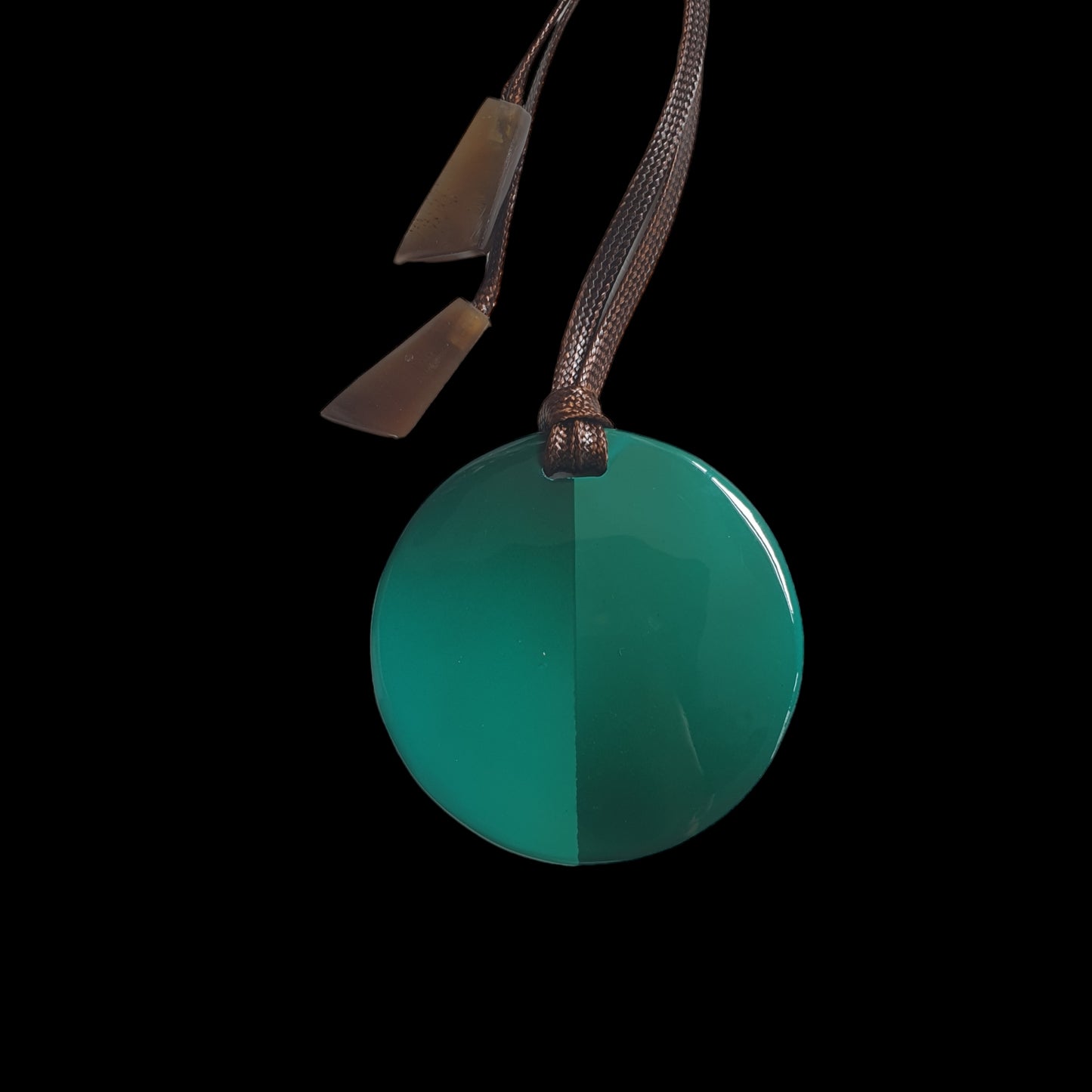 Handmade Circular Pendant J17528, Sources as Natural Buffalo Horn and Lacquer