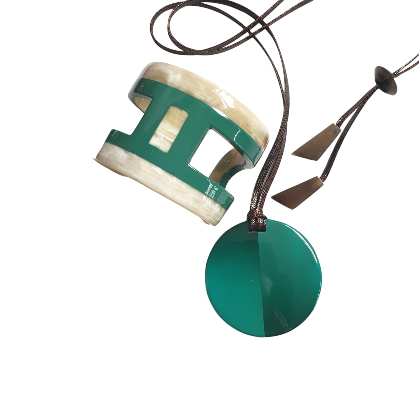 Handmade Circular Pendant J17528, Sources as Natural Buffalo Horn and Lacquer