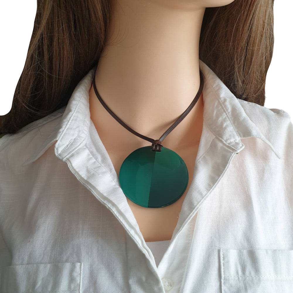 
                  
                    Handmade Circular Pendant J17528, Sources as Natural Buffalo Horn and Lacquer
                  
                