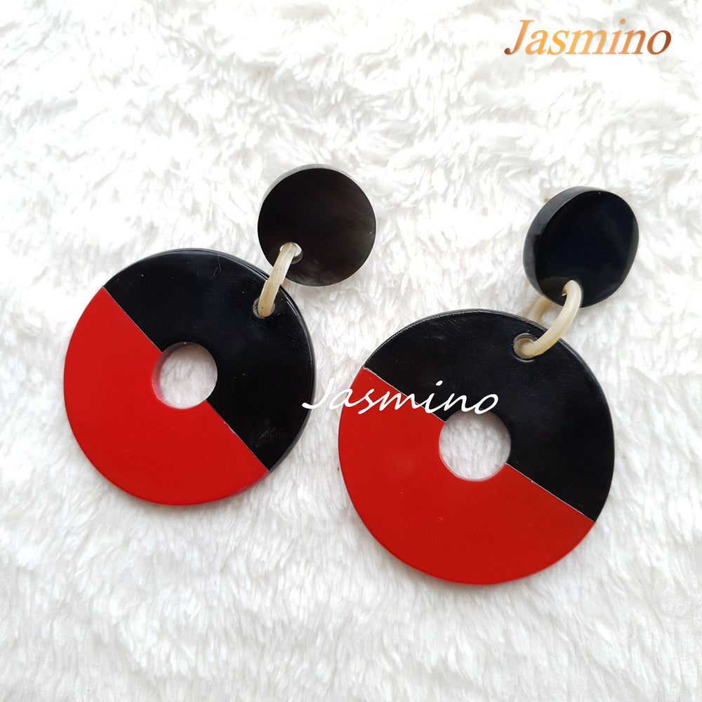 
                  
                    coin-shaped earrings are designed with half natural buffalo horn and half painted flame scarlet  in natural light, impressive gift for her 
                  
                