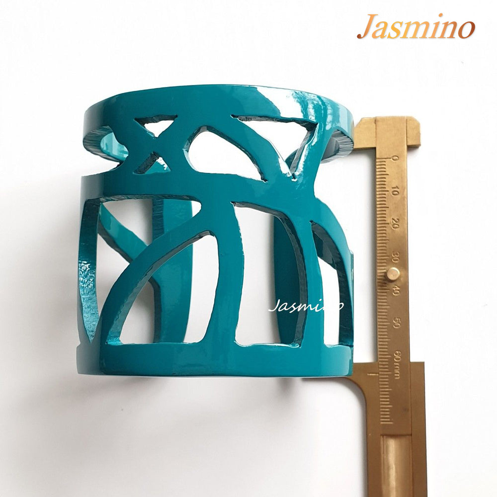 
                  
                    unique mosaic blue lacquer buffalo horn bracelet on a light background- 7cm, jasmino.vn
                  
                