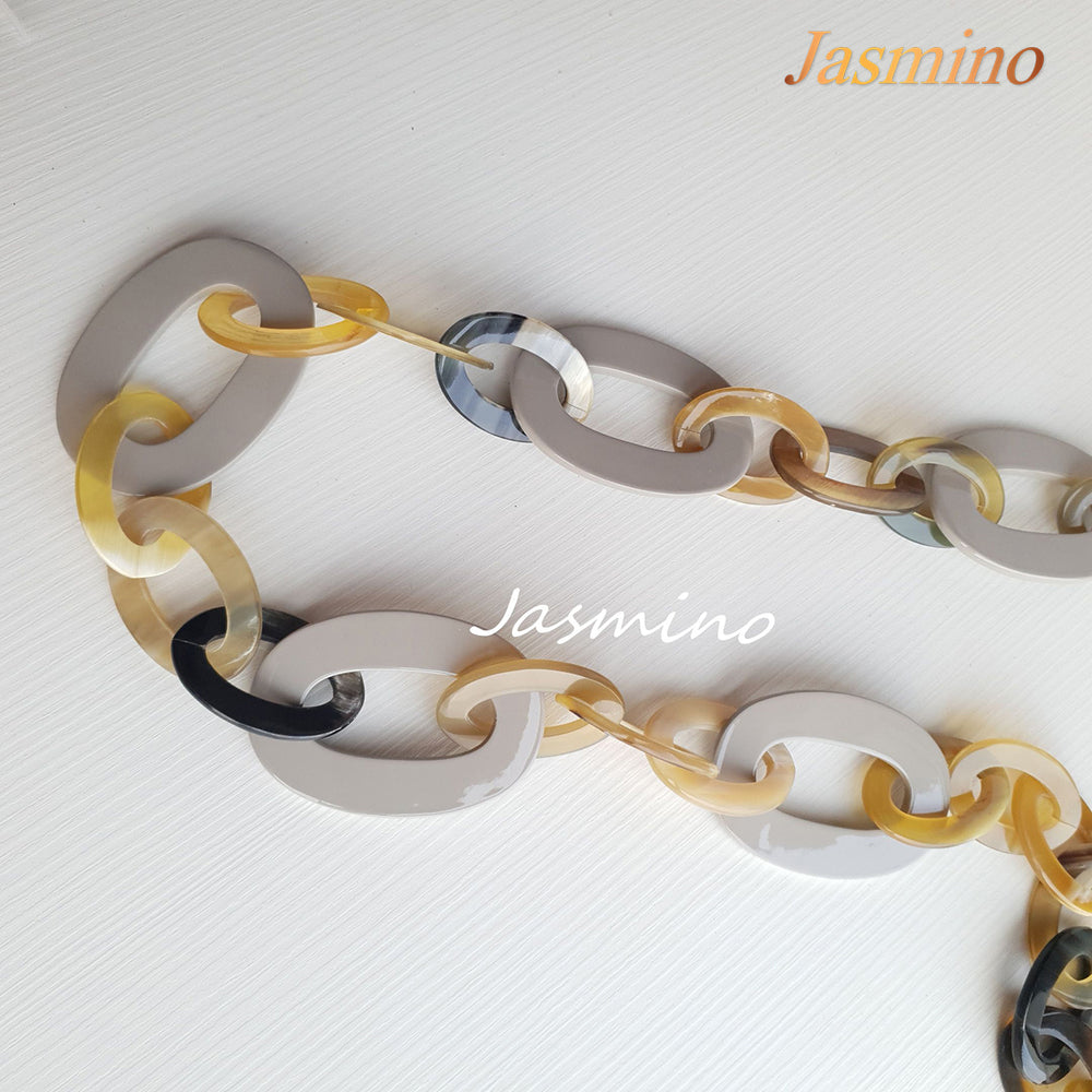 
                  
                    chain buffalo horn necklace, the highlight of this necklace is five big elliptical buffalo horn pieces painted ash, impressive gift for your friend
                  
                
