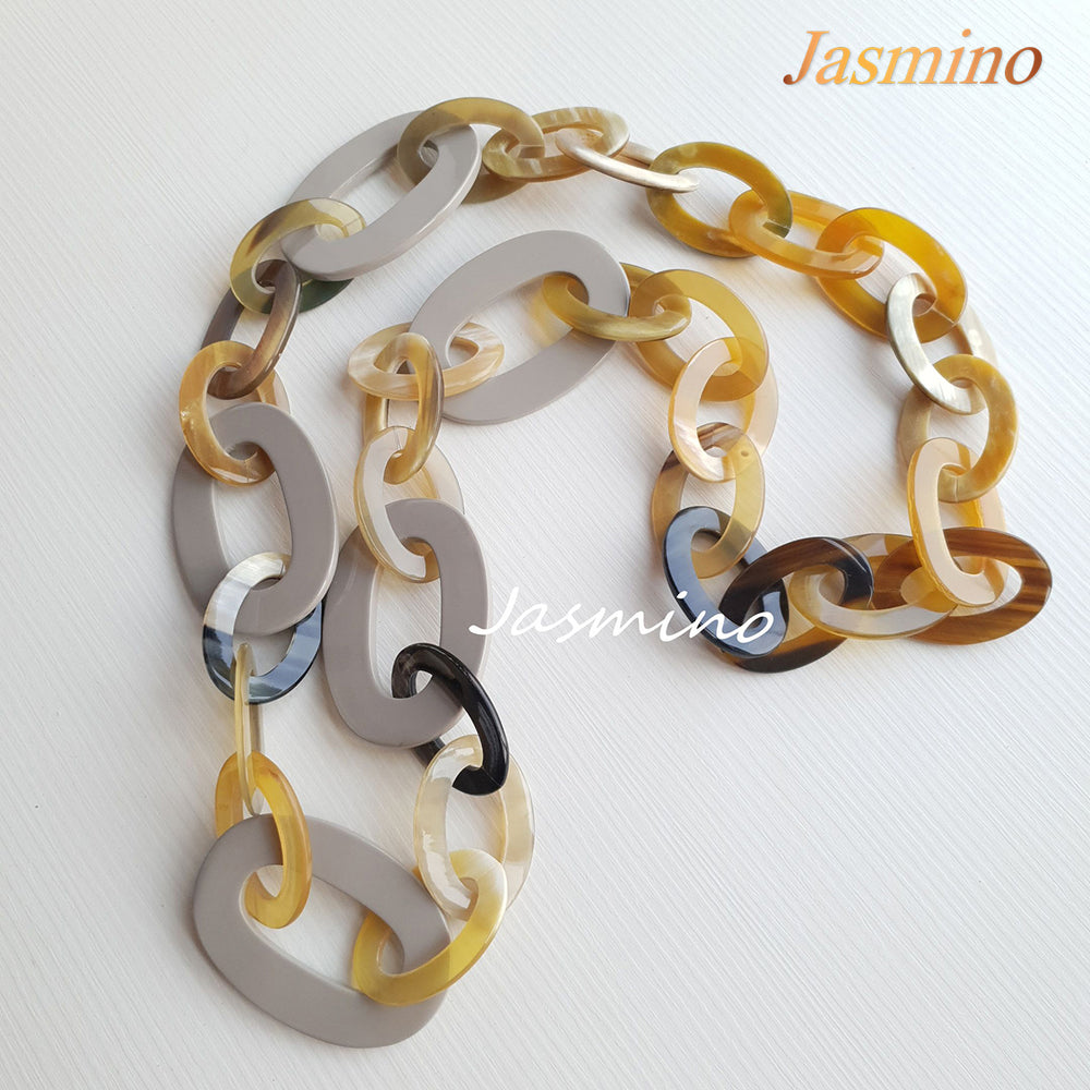 
                  
                    chain buffalo horn necklace, the highlight of this necklace is five big elliptical buffalo horn pieces painted ash, impressive gift for your friend
                  
                