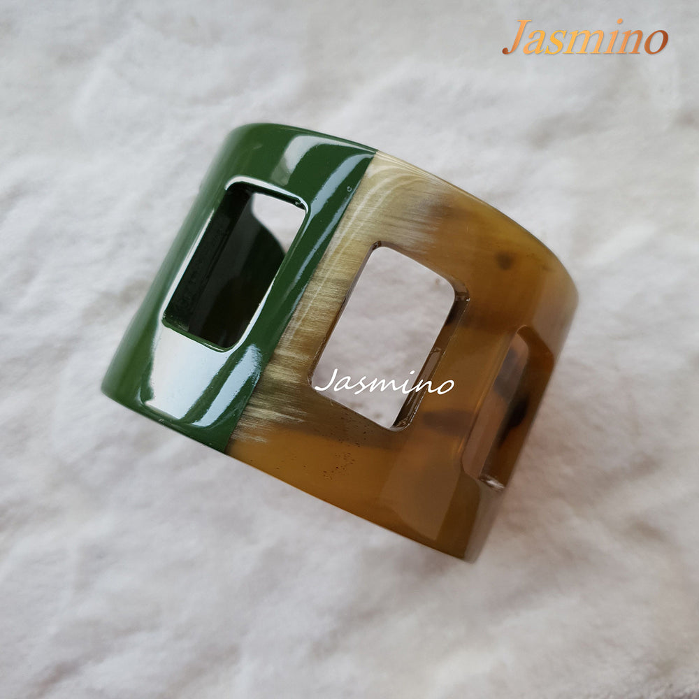 
                  
                    unique bracelet is designed with half natural buffalo horn and half chive lacquer, unique gift for her
                  
                