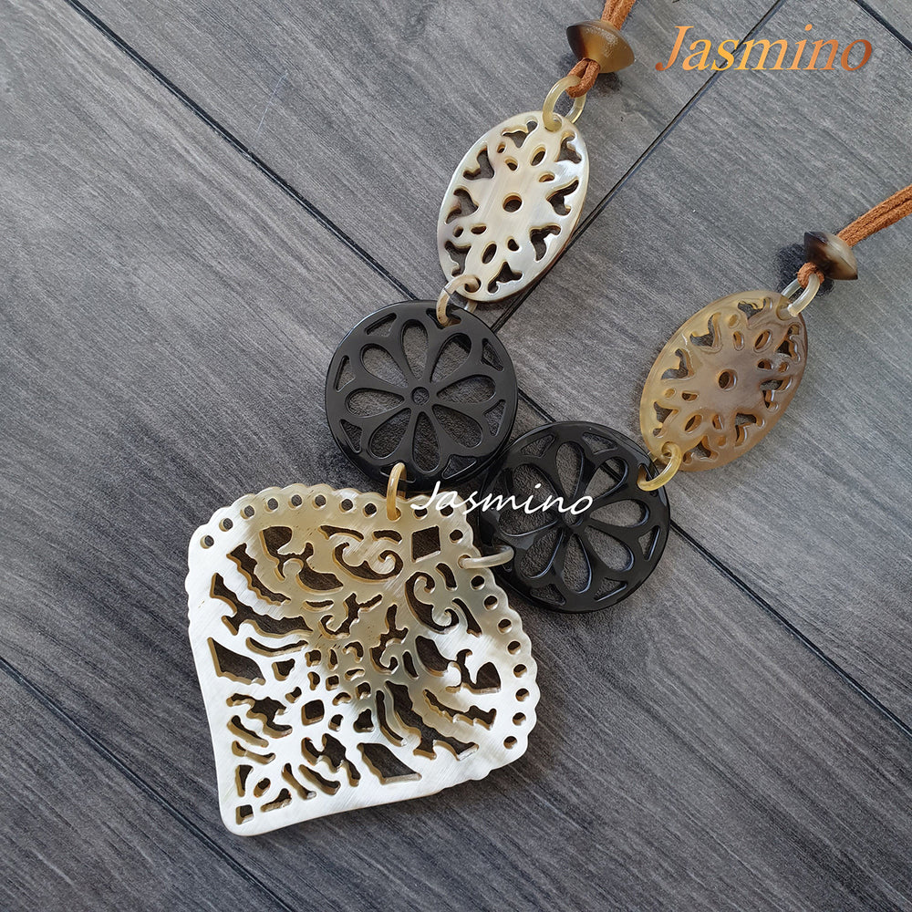 
                  
                    Unique Handmade Necklace J17664, Sources as Natural
                  
                