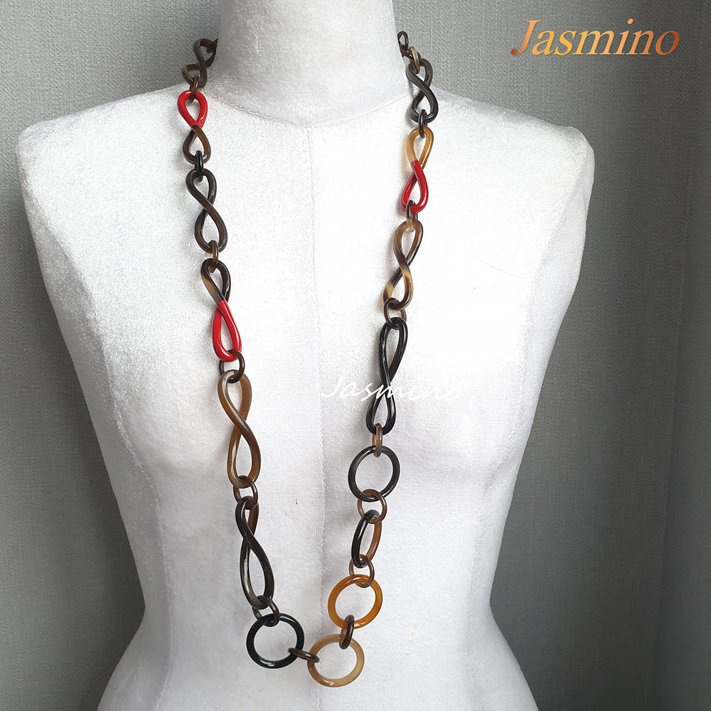 
                  
                    The necklace has links with half natural horn and half flame scarlet lacquer, unique gift for her
                  
                
