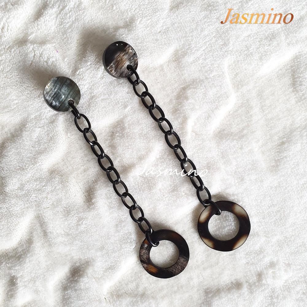 
                  
                    Handmade Bohemian circle link drop earrings feature a mysterious black color for men and women
                  
                