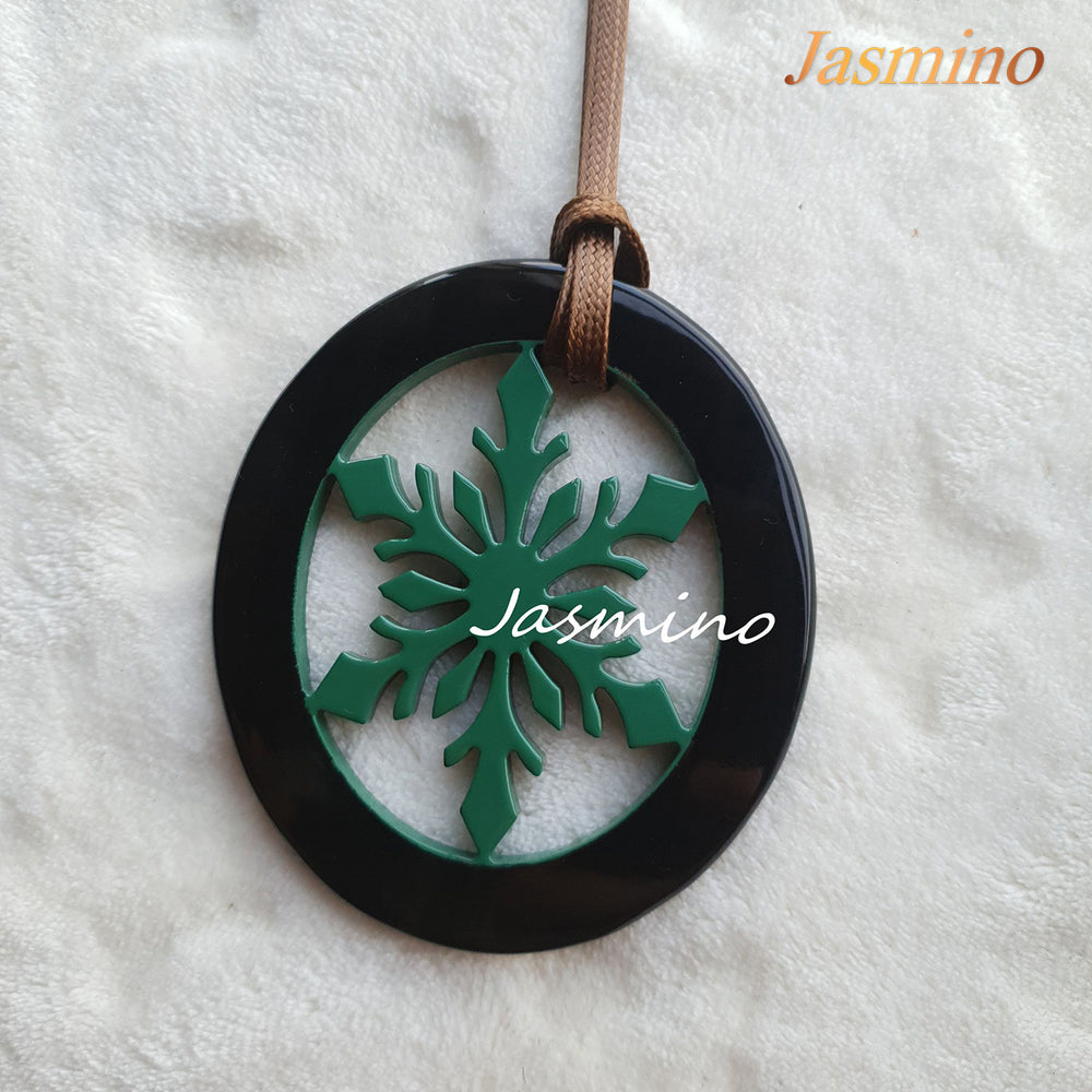 
                  
                    elliptical horn pendant designed with natural buffalo horn outside, inside with snowflake pattern made of ultramarine green lacquer natural buffalo horn- 8cm, gift Impressive Christmas for her 
                  
                