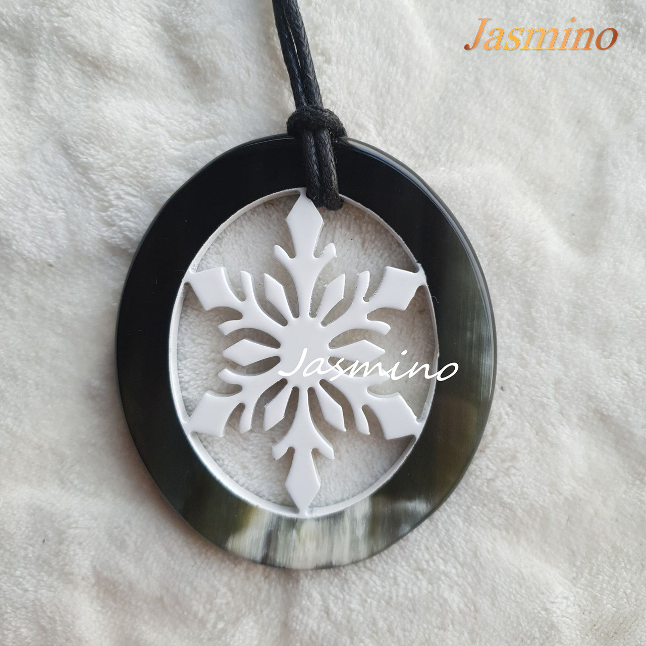 elliptical horn pendant designed with natural buffalo horn outside, inside with snowflake pattern made of brilliant white lacquer natural buffalo horn- 8cm, gift Impressive Christmas for her 
