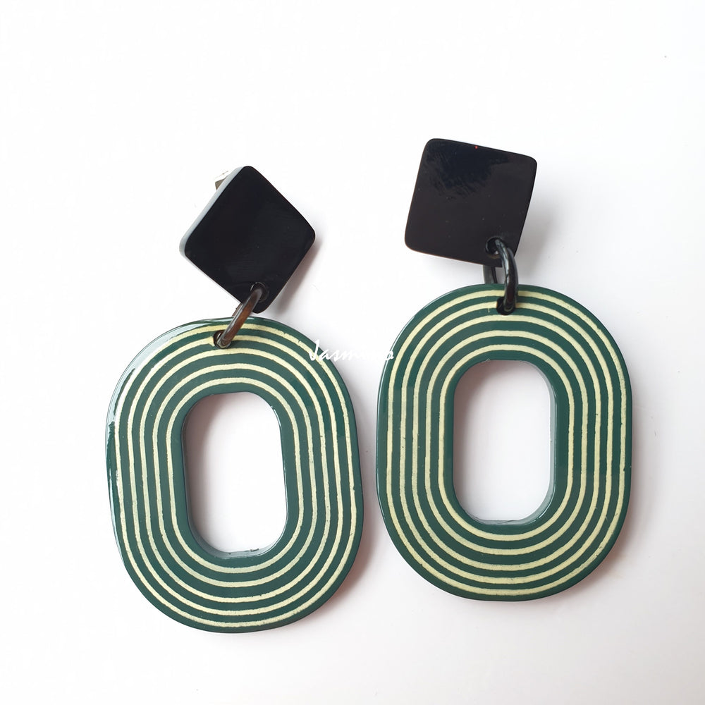 
                  
                    Jasmino sweet candy spiral oval earrings feature green and white for Thanksgiving and Christmas gifts 
                  
                