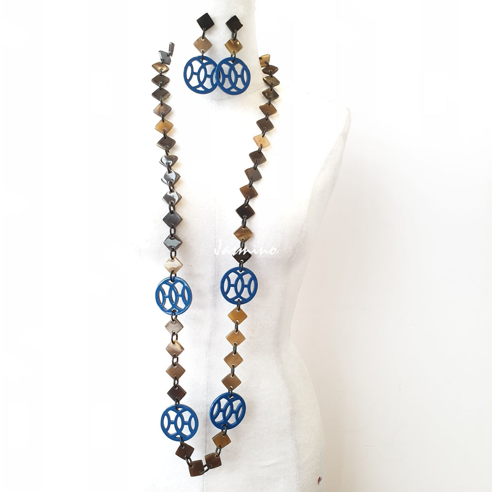 
                  
                    The necklace has several large classic blue pieces with unique pattern, impressive gift for her
                  
                