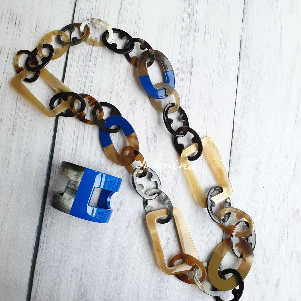 
                  
                     Jasmino unique handmade chain link necklace and bangle bracelet in natural buffalo horn
                  
                