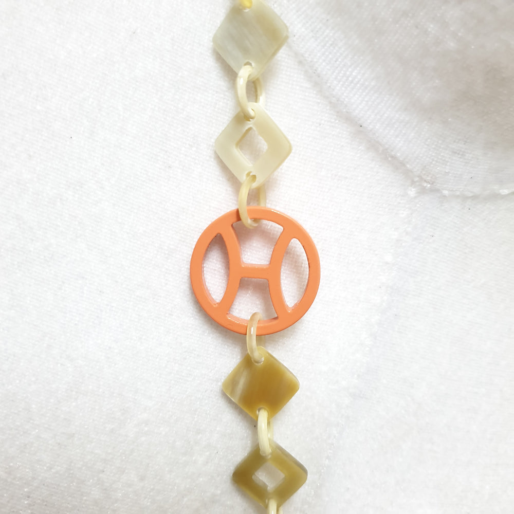 
                  
                    Trendy Handmade Necklace J18221, Made by Buffalo Horn and Lacquer
                  
                