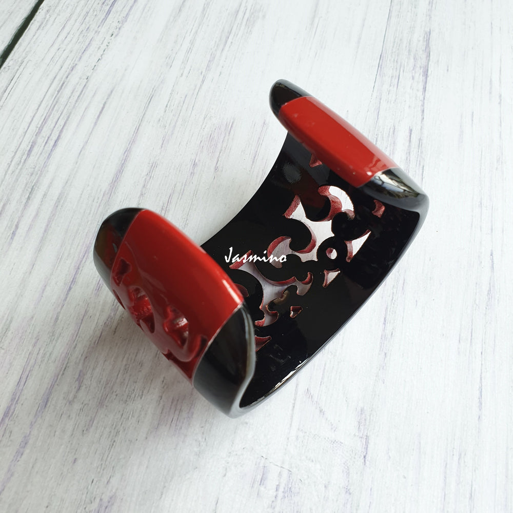 
                  
                    unique handmade Vintage cuff bracelet has a central orange engraving with brown in natural buffalo horn for Thanksgiving
                  
                