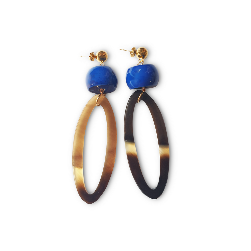 
                  
                    Jasmino Bohemian Girly Oval 18k Gold Plated Brass Jewelry Earrings In Natural Buffalo Horn In The Natural Light
                  
                