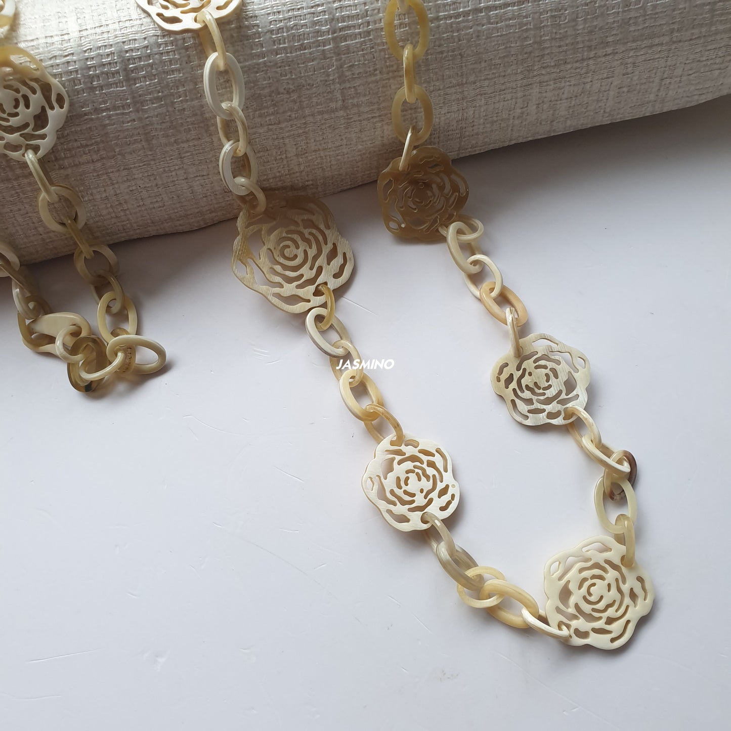 Minimalist floral chain link necklace and earrings for Spring 2023