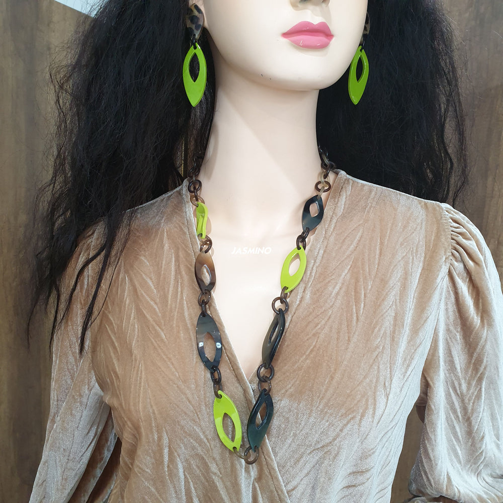 
                  
                    cadet blue oval chain link necklace in natural buffalo horn for Spring 2023
                  
                