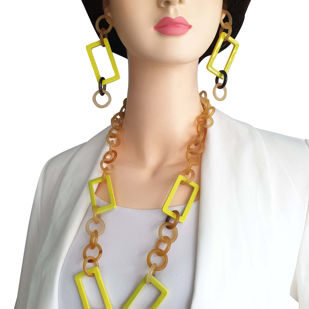 
                  
                    horn rectangular chain link drop earrings
                  
                