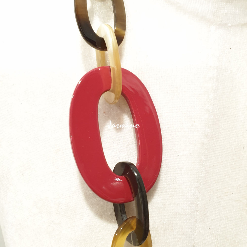 
                  
                    The necklace has several large rich rosewood pieces in natural light, impressive Christmas gift for her
                  
                