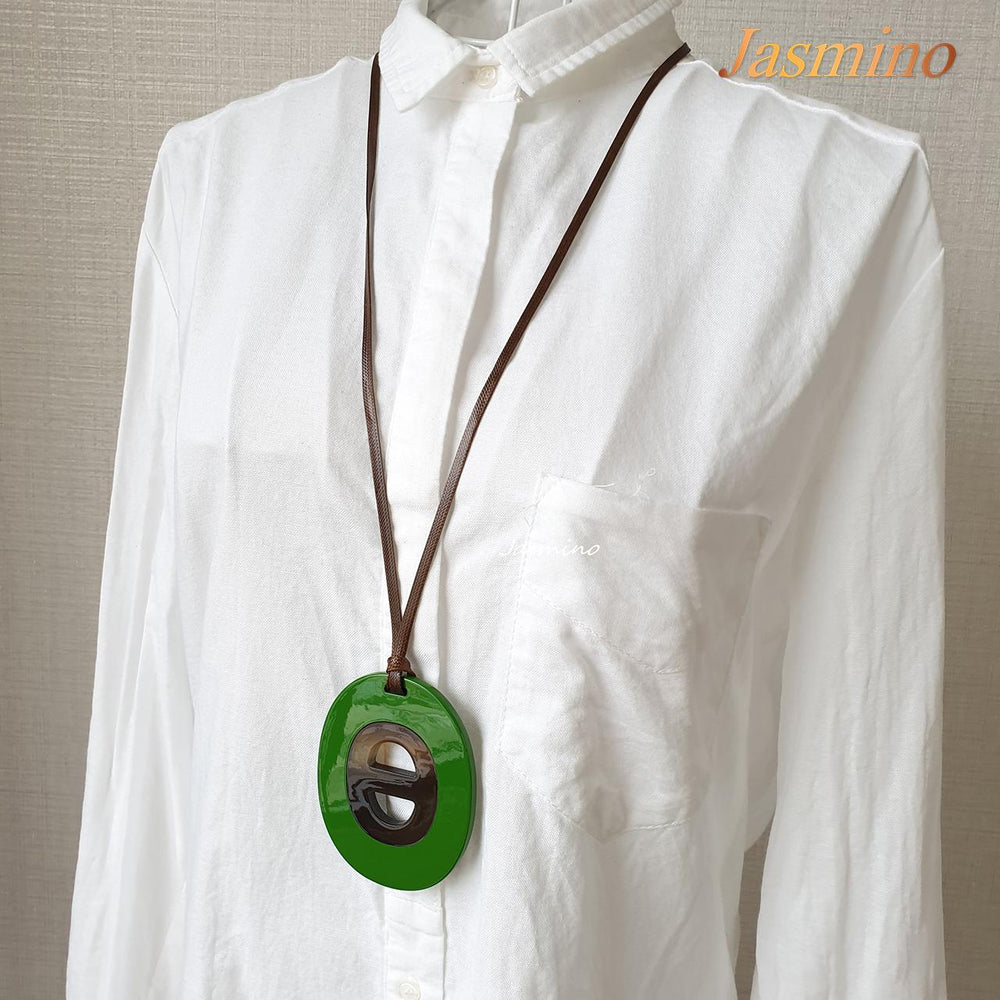 
                  
                    green lacquer pendant in natural light, impressive Christmas gift for your friend
                  
                