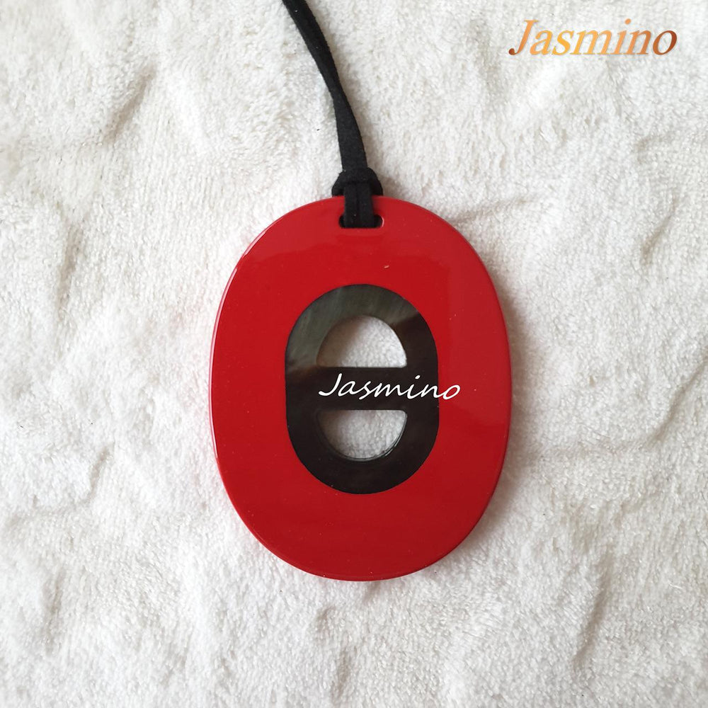 
                  
                    red lacquer pendant in natural light, impressive Christmas gift for your friend
                  
                